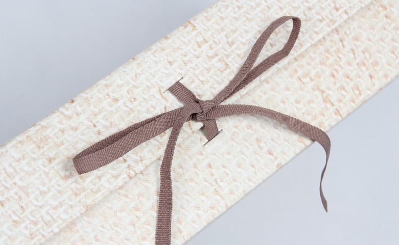 ECO-friendly Kraft Paper Garment Boxes Ribbon