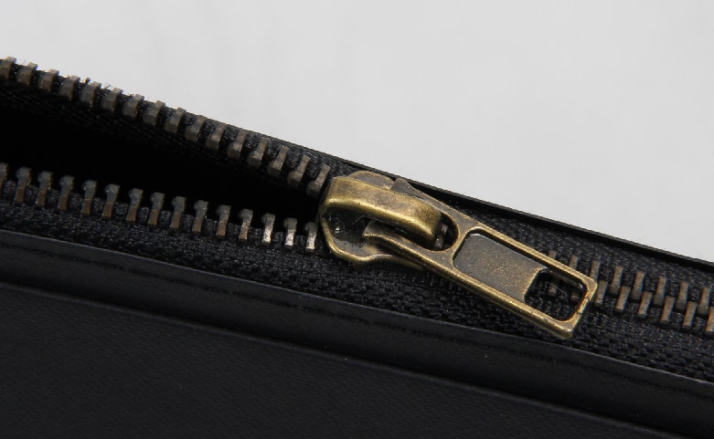 Black Garment Paper Bags With Zipper detail