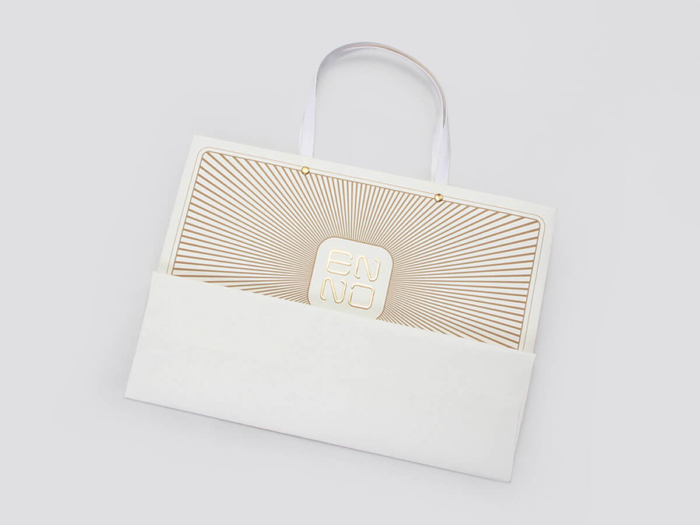 Chic Design White Kraft Gift Bags Folding Way