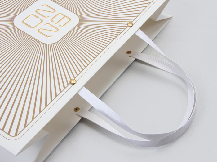 Chic Design White Kraft Gift Bags Printed