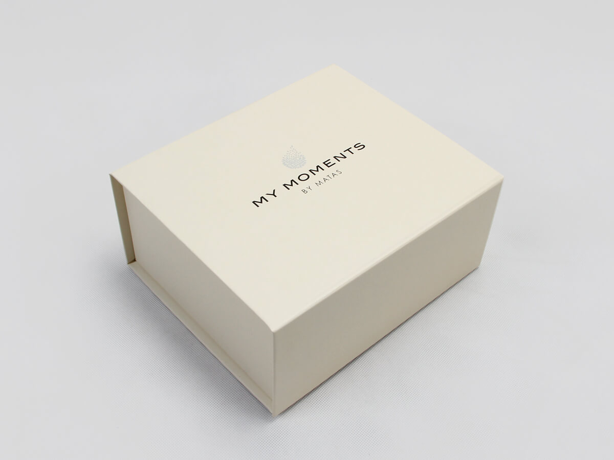 Cream Paper Magnetic Packaging Box