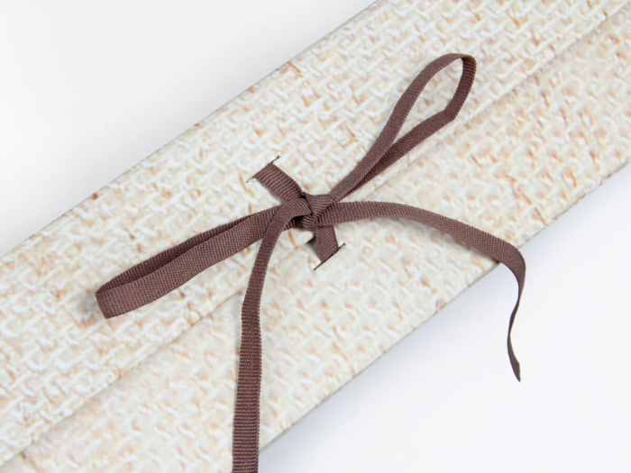 ECO-friendly Kraft Paper Garment Boxes Ribbons