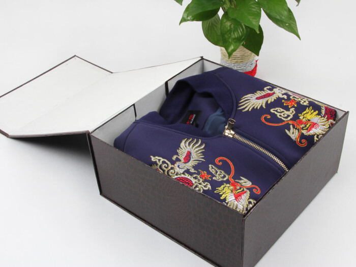 Leather Paper Garment Packaging Boxes With Cloth