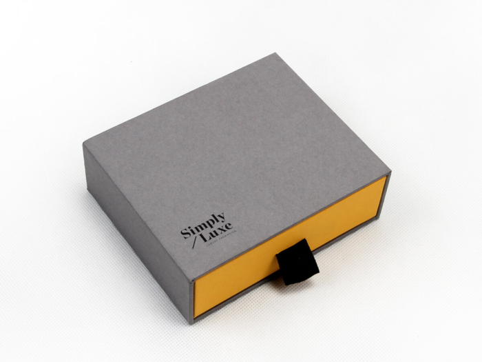 Simple Luxury Gift Packaging Boxes Side Display