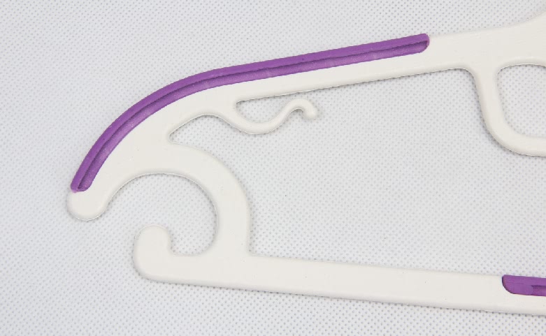 Plastic Coating Stainless Steel Garment Hangers Set technique