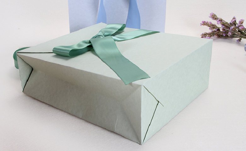 Special Wool Paper Bags With Ribbons And Flaps base