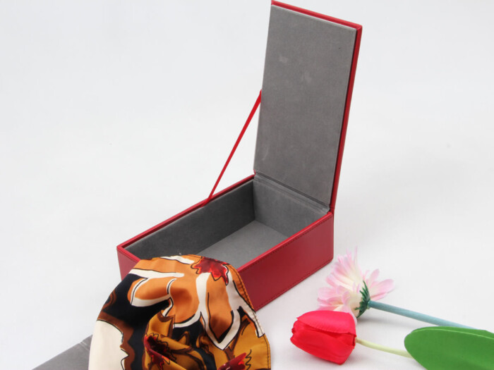 Red Leather Scarf Packaging Boxes With Scarf