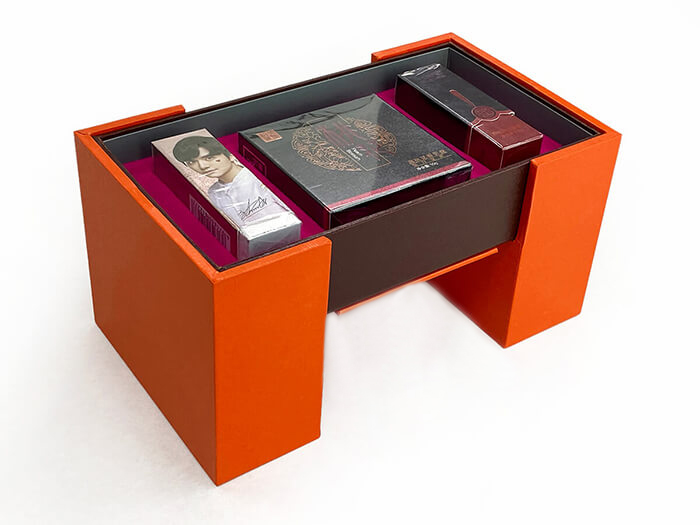Luxury Pull-out Rotating Cosmetic Gift Box