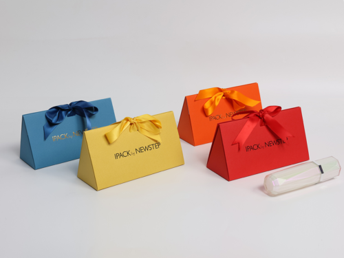 Triangle-shape Gift Shopping Paper Bags