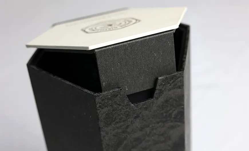 Luxury Hexagon Whisky Packaging Boxes Closure