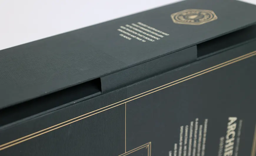 Sustainable Luxury Whisky Folding Box Set Insert Closure